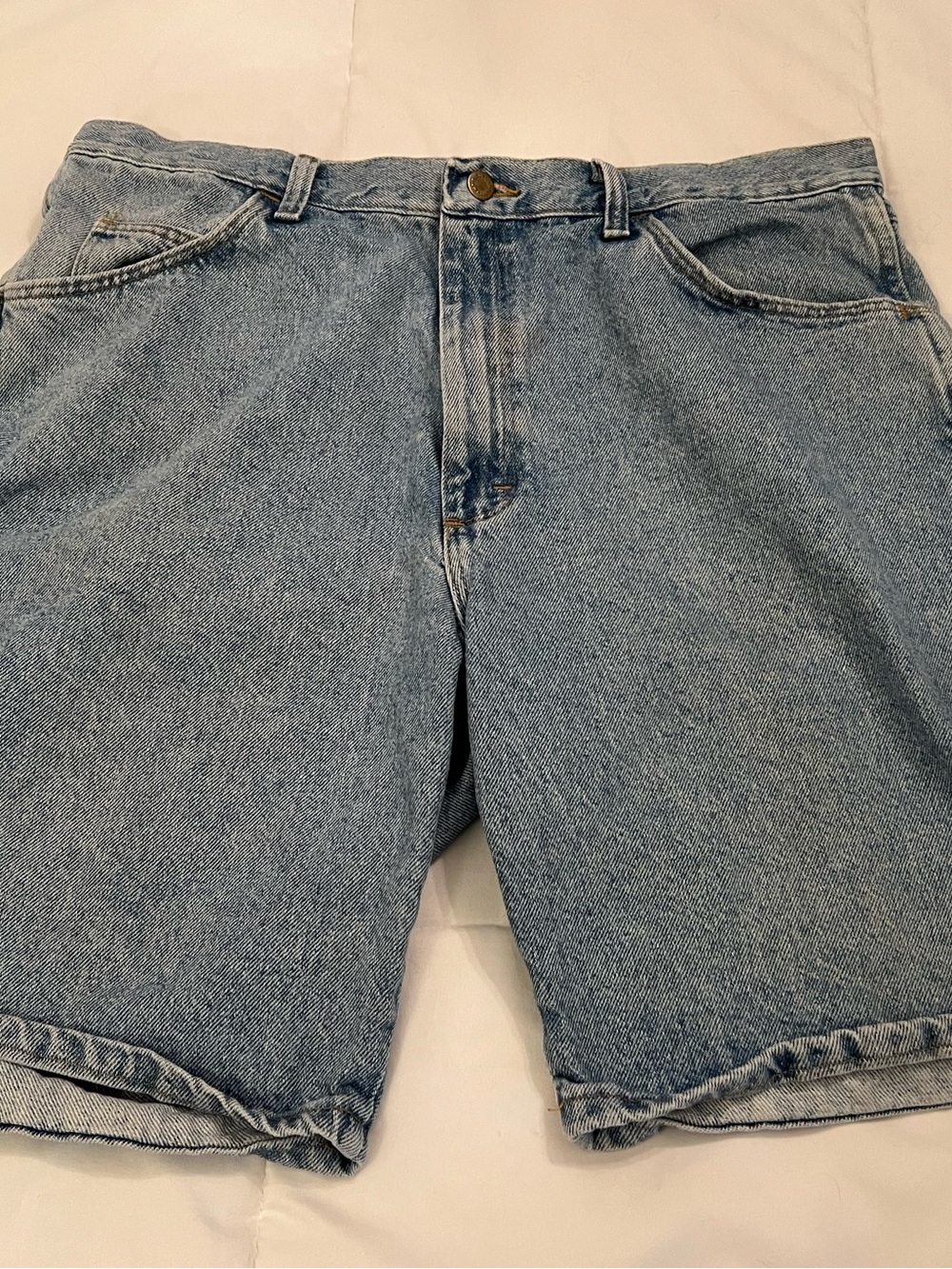 Wrangler Men’s 36” Blue Light Wash Jean Straight leg Denim Shorts